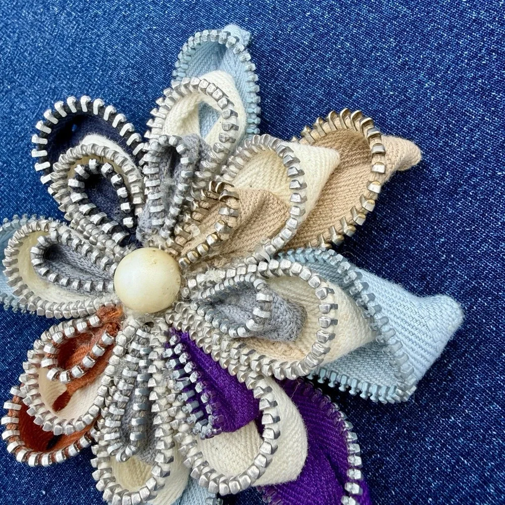 Handmade Flower Zipper Brooch 3.5